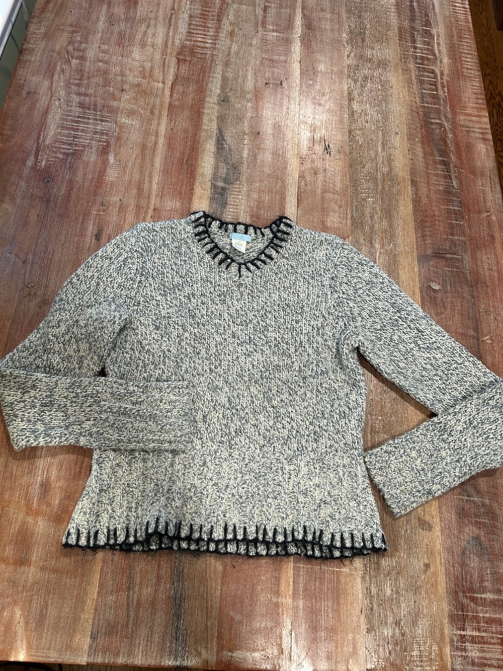 Urchin VTG Y2K Grey/Cream Ragg V-Neck Sweater with Contrast Stitching